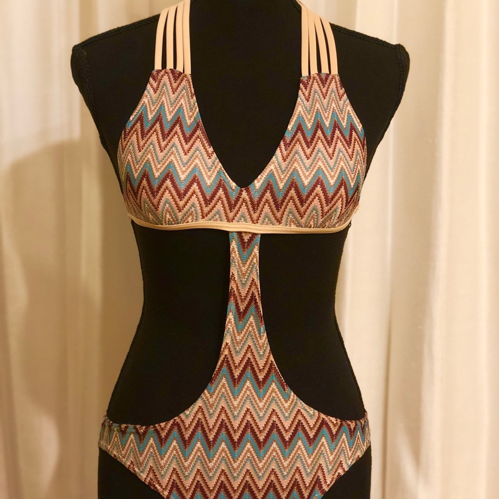 Cut out one-piece bathing suit